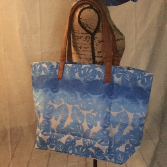 🎈🎉CLEARANCE🎈🎉 3 pc Large Tote, Clutch, Hat NWT - Picture 2 of 4